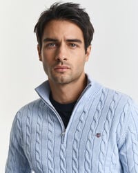 Kabelstickad bomullströja med dragkedja vid halsöppningen