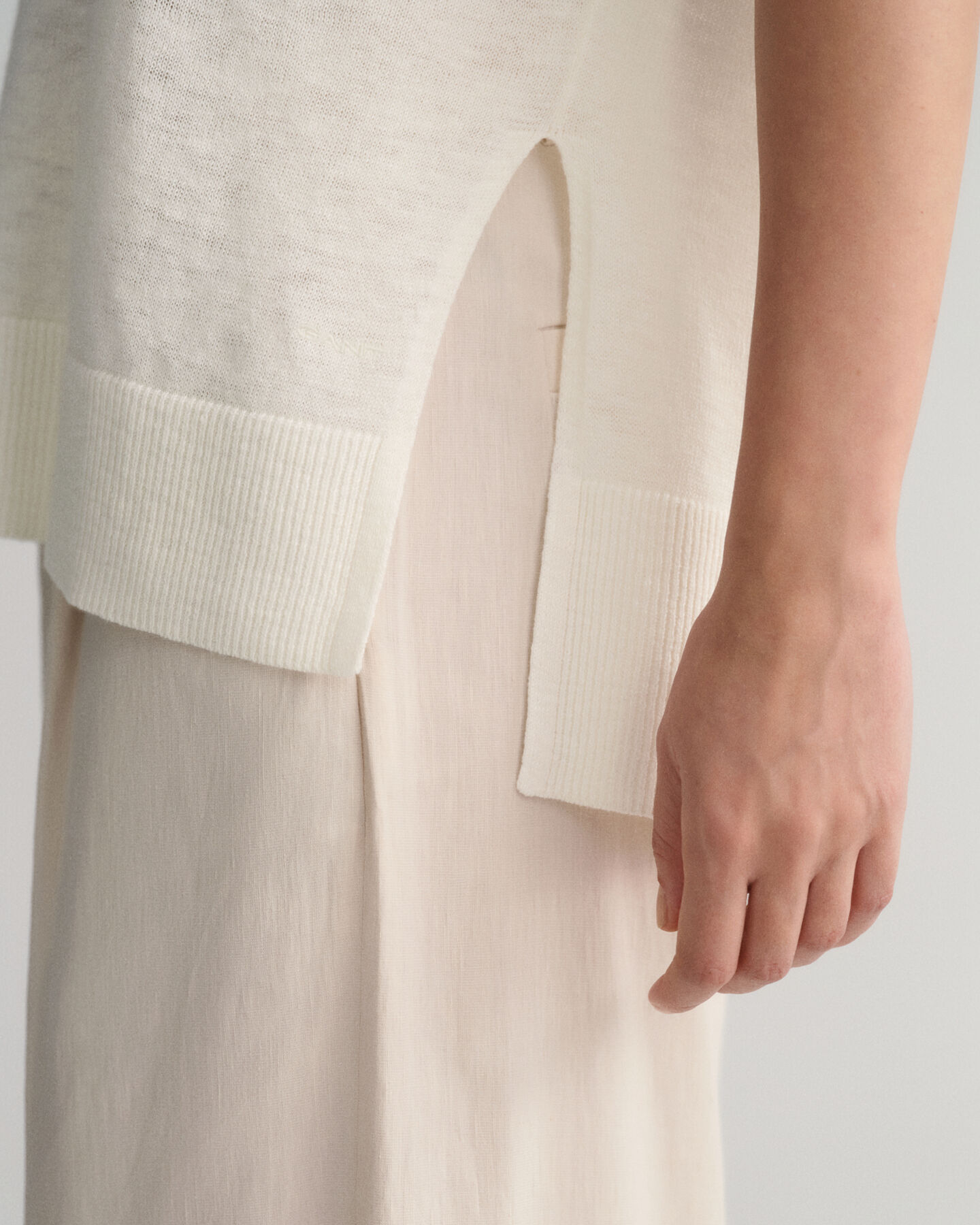 V-ringad slipover i linneblandning