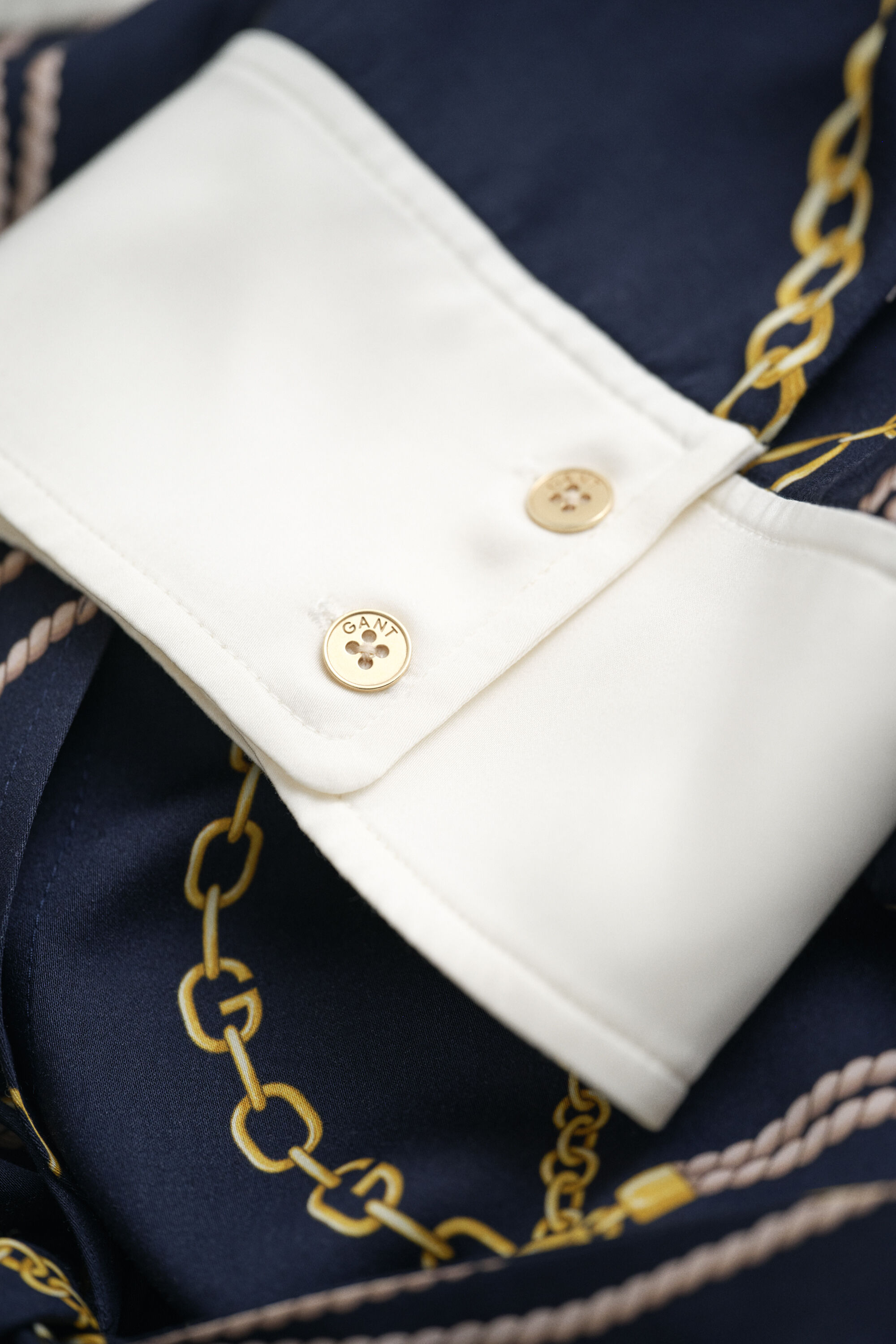 Kontrastfärgad skjortklänning