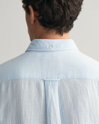 Regular fit kortärmad skjorta i bomull och linne med struktur