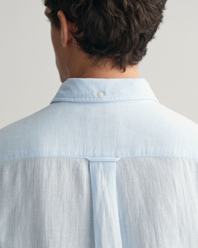 Regular fit kortärmad skjorta i bomull och linne med struktur