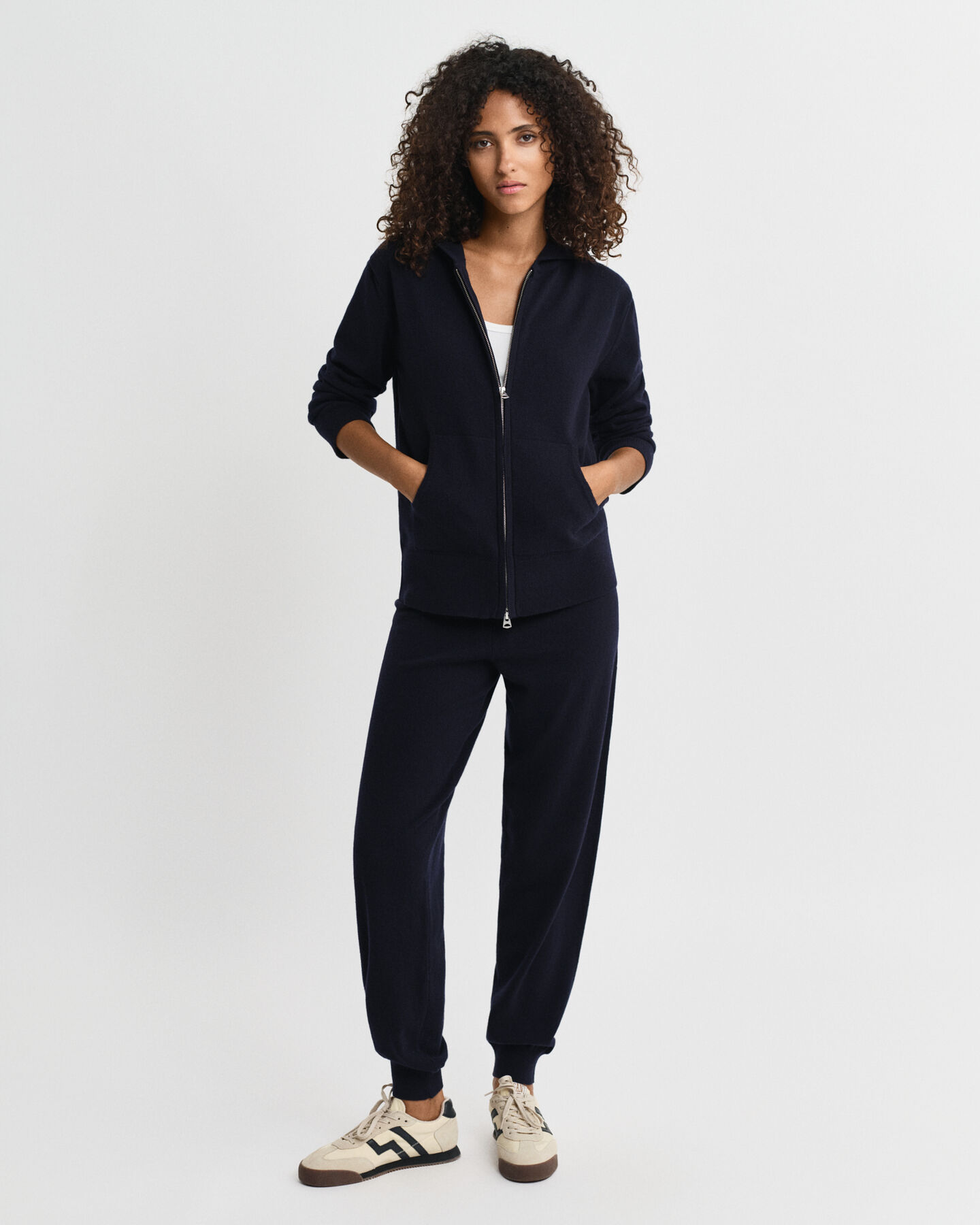 Stickade byxor i superfin lammull