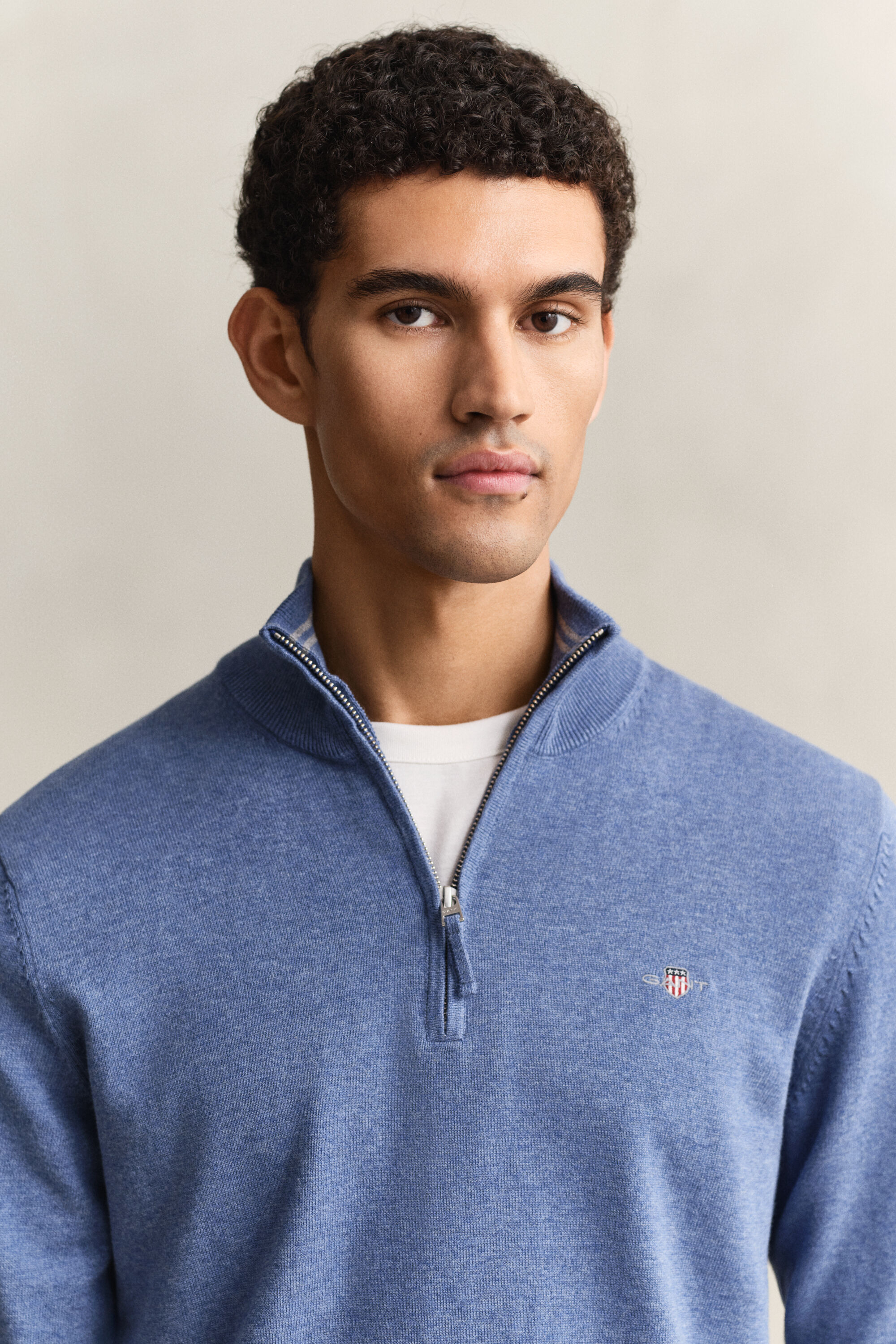 Klassisk bomullströja med dragkedja vid halsöppningen