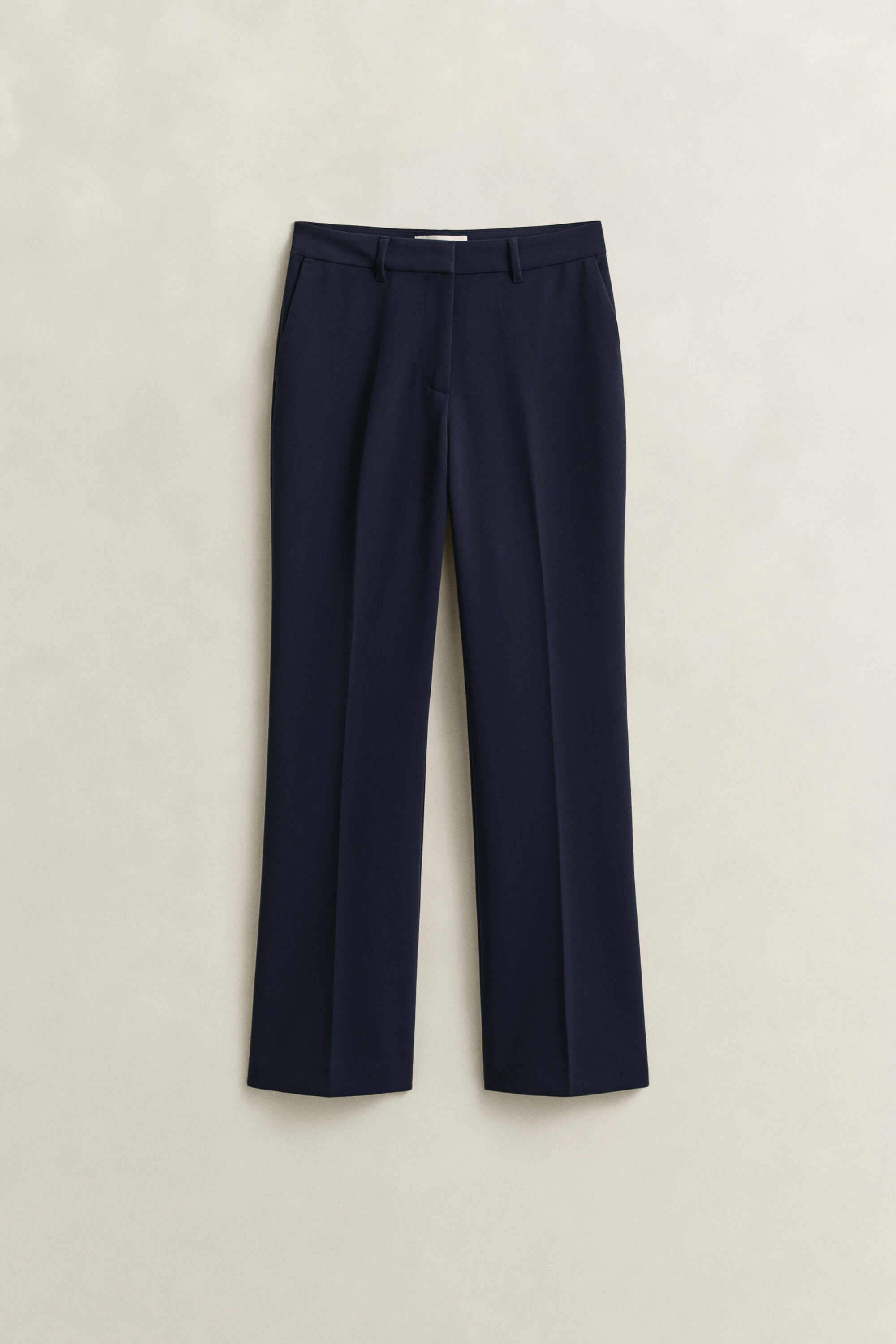 Slim fit slacks med utställda ben
