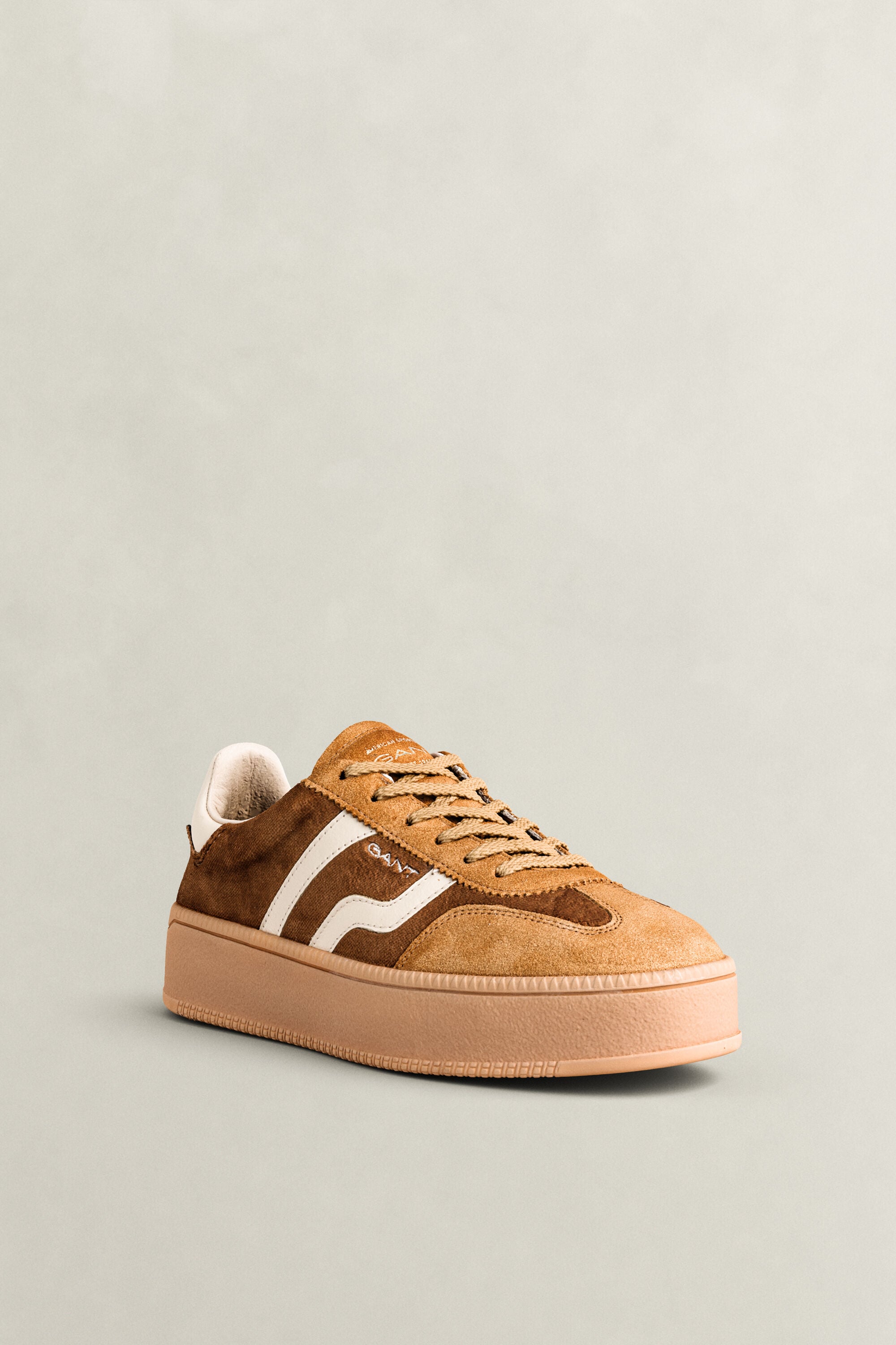 Cuzmani sneakers i sammet