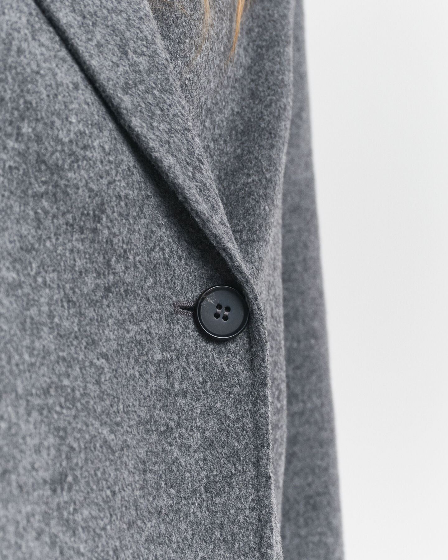 Handsydd jacka med bälte