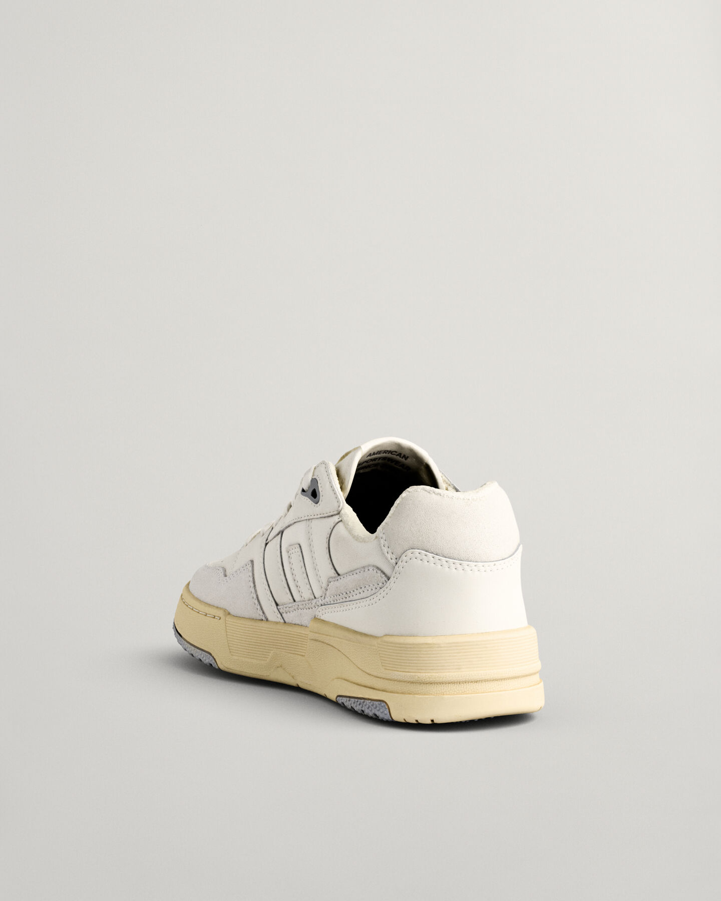 Ellizy sneakers
