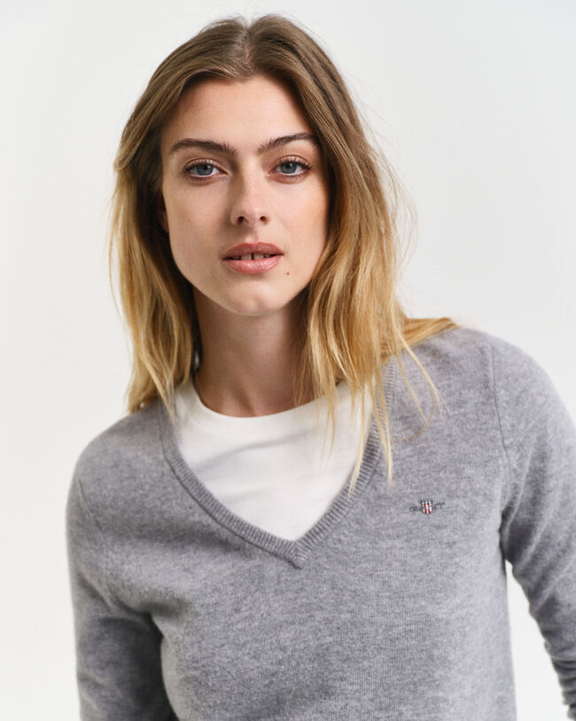 V-ringad tr&ouml;ja i extra fin lammull