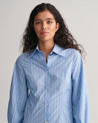 Randig mellanl&aring;ng skjortkl&auml;nning