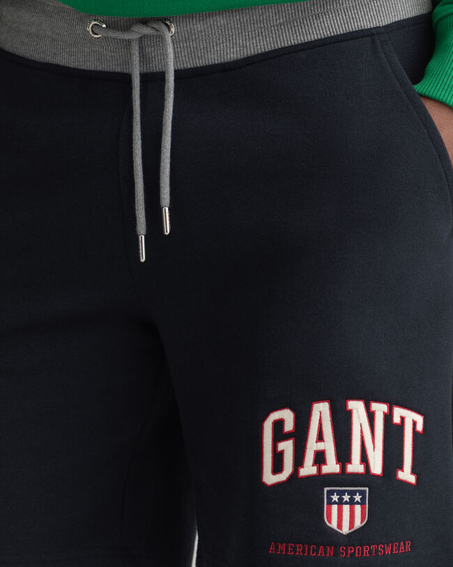 Retro Shield sweatshorts