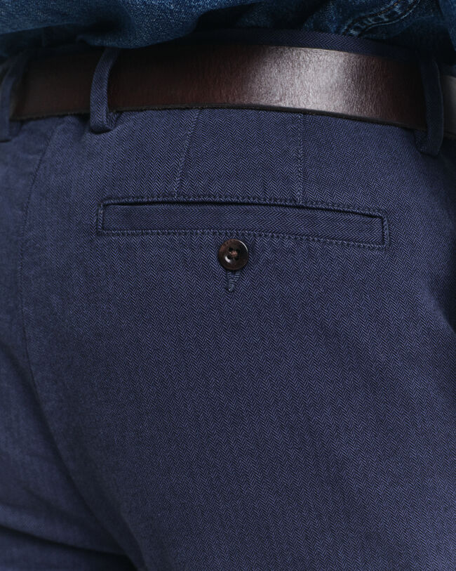 Slim fit jeans i bomull med fiskbensmönster