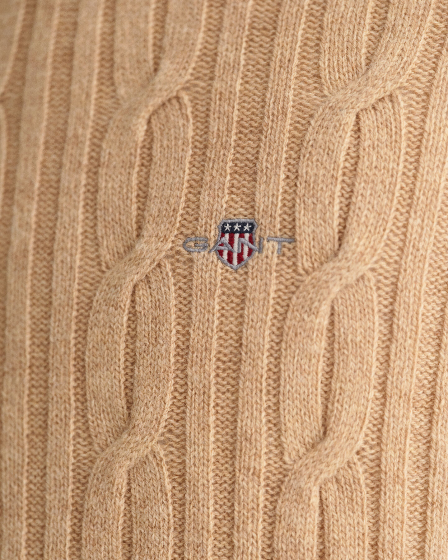 Kabelstickad crew neck tröja i lammull