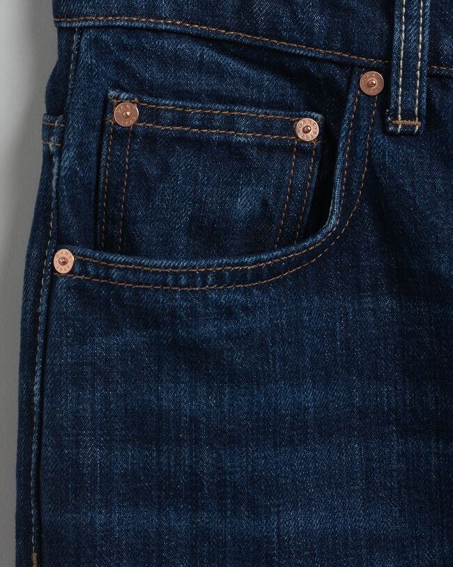 Jeans med h&ouml;g midja och raka, lediga ben