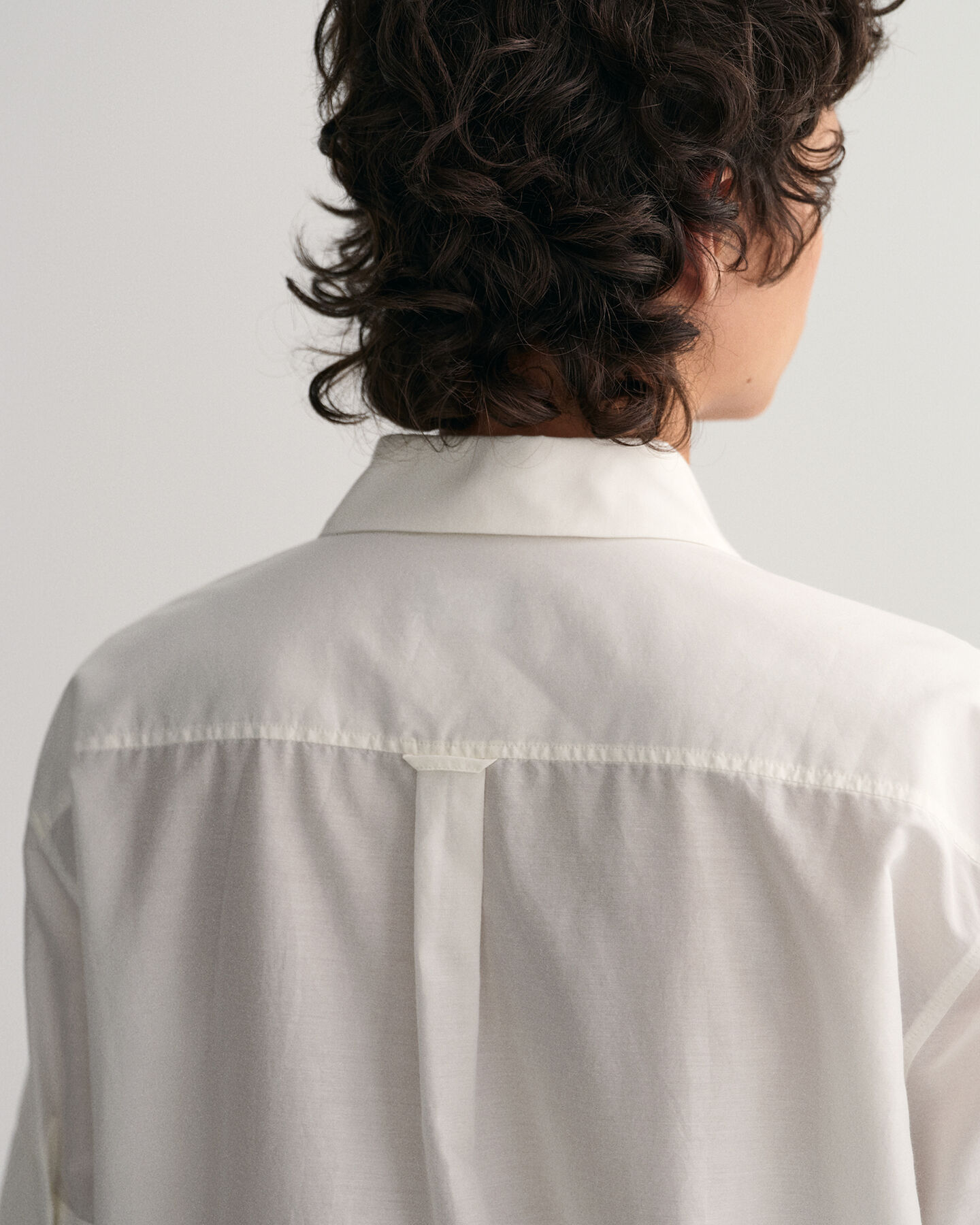 Relaxed fit kort&auml;rmad sidenskjorta