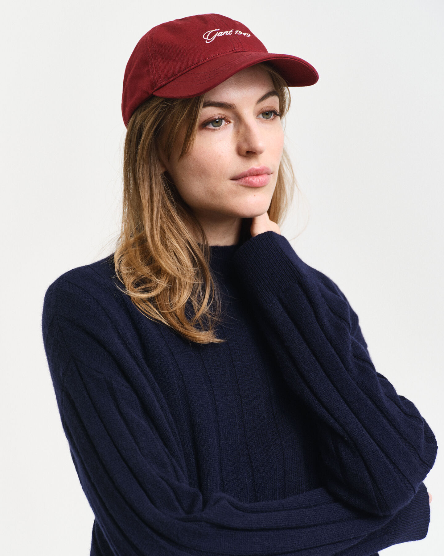 Bredribbad tr&ouml;ja i ull med st&aring;krage