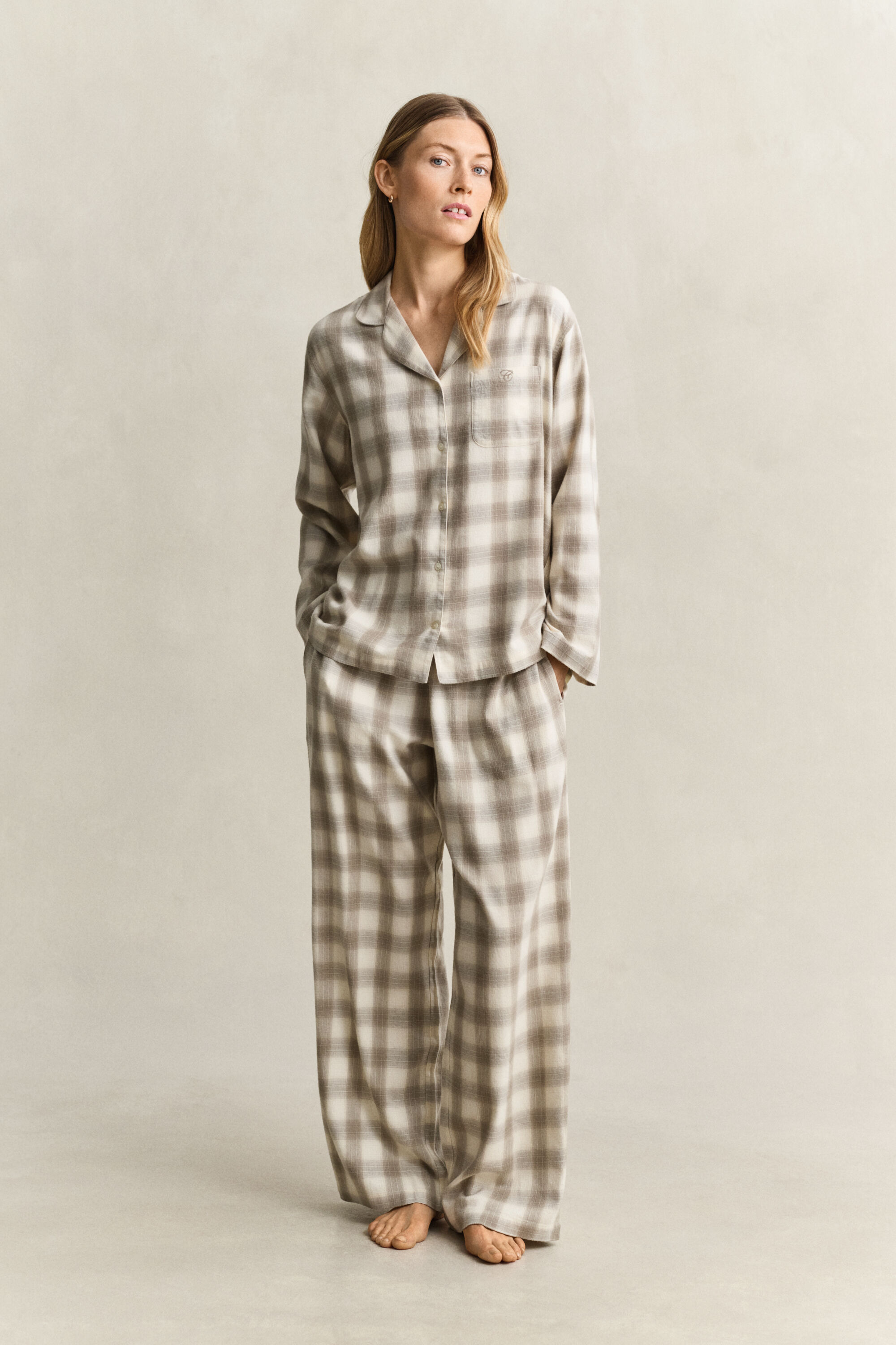 Rutigt pyjamasset i flanell