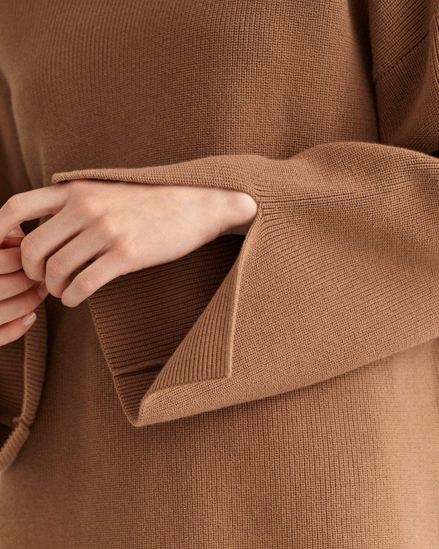 Ribbstickad tr&ouml;ja med st&aring;krage