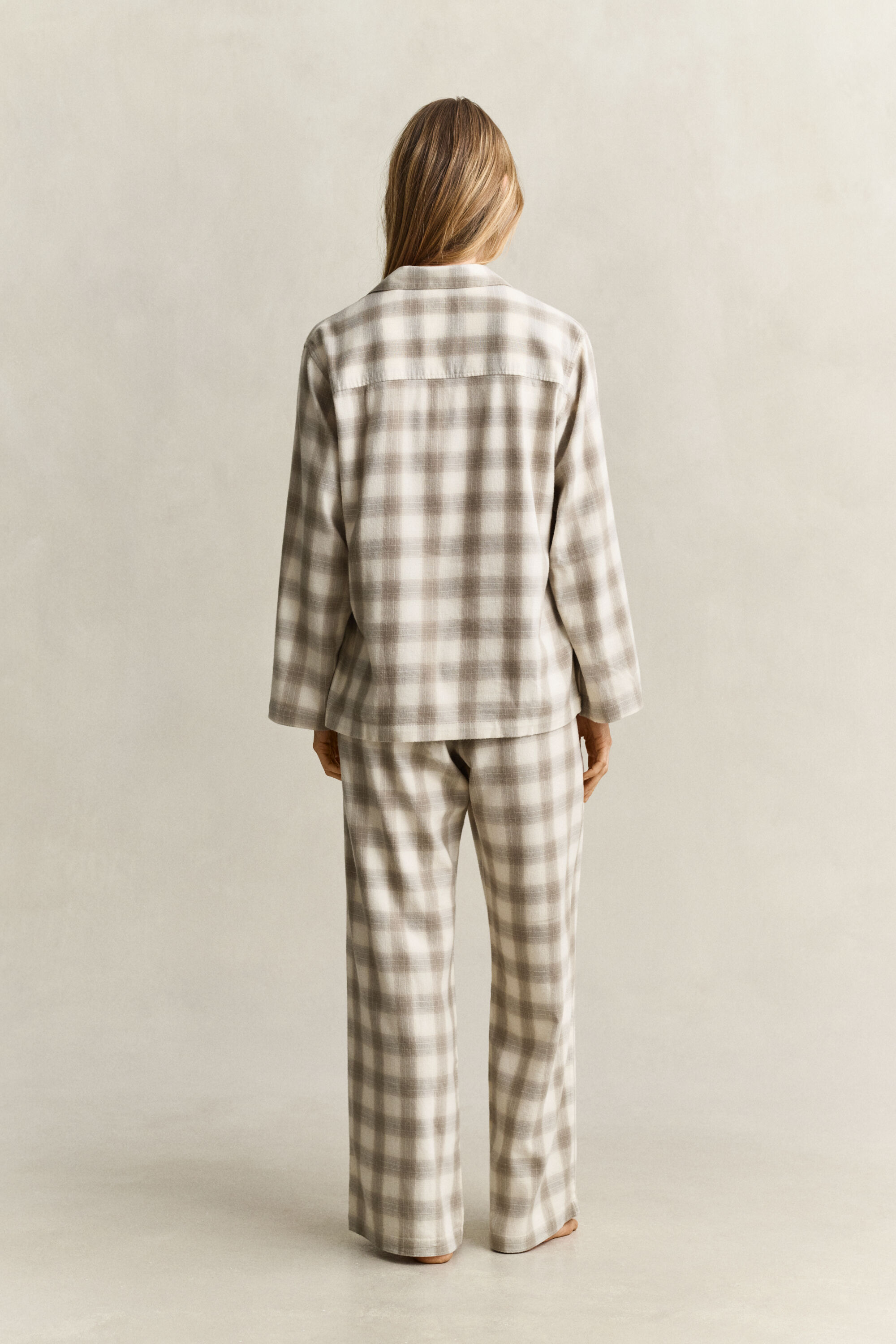 Rutigt pyjamasset i flanell