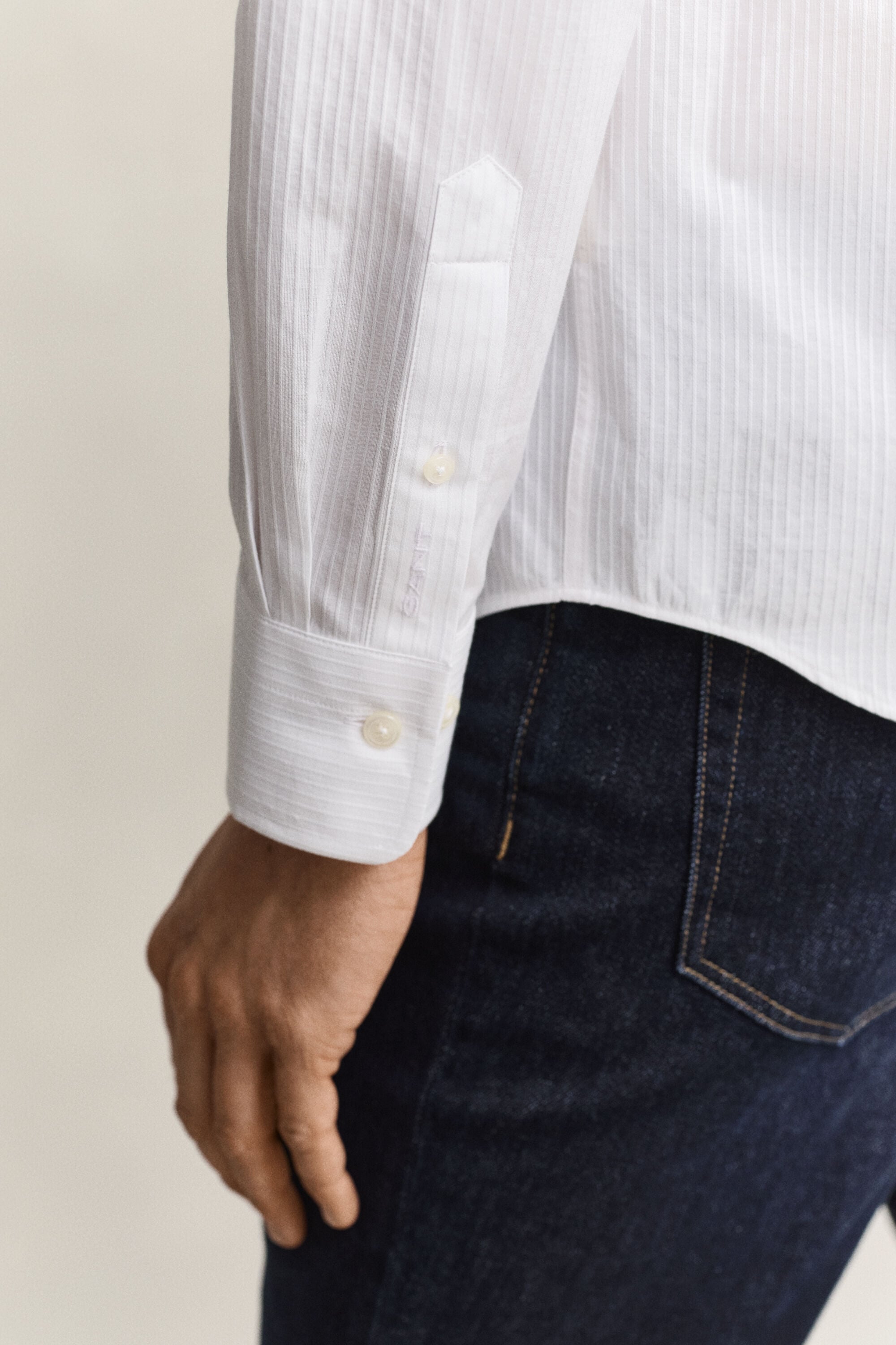 Regular fit dobbyvävd randig skjorta