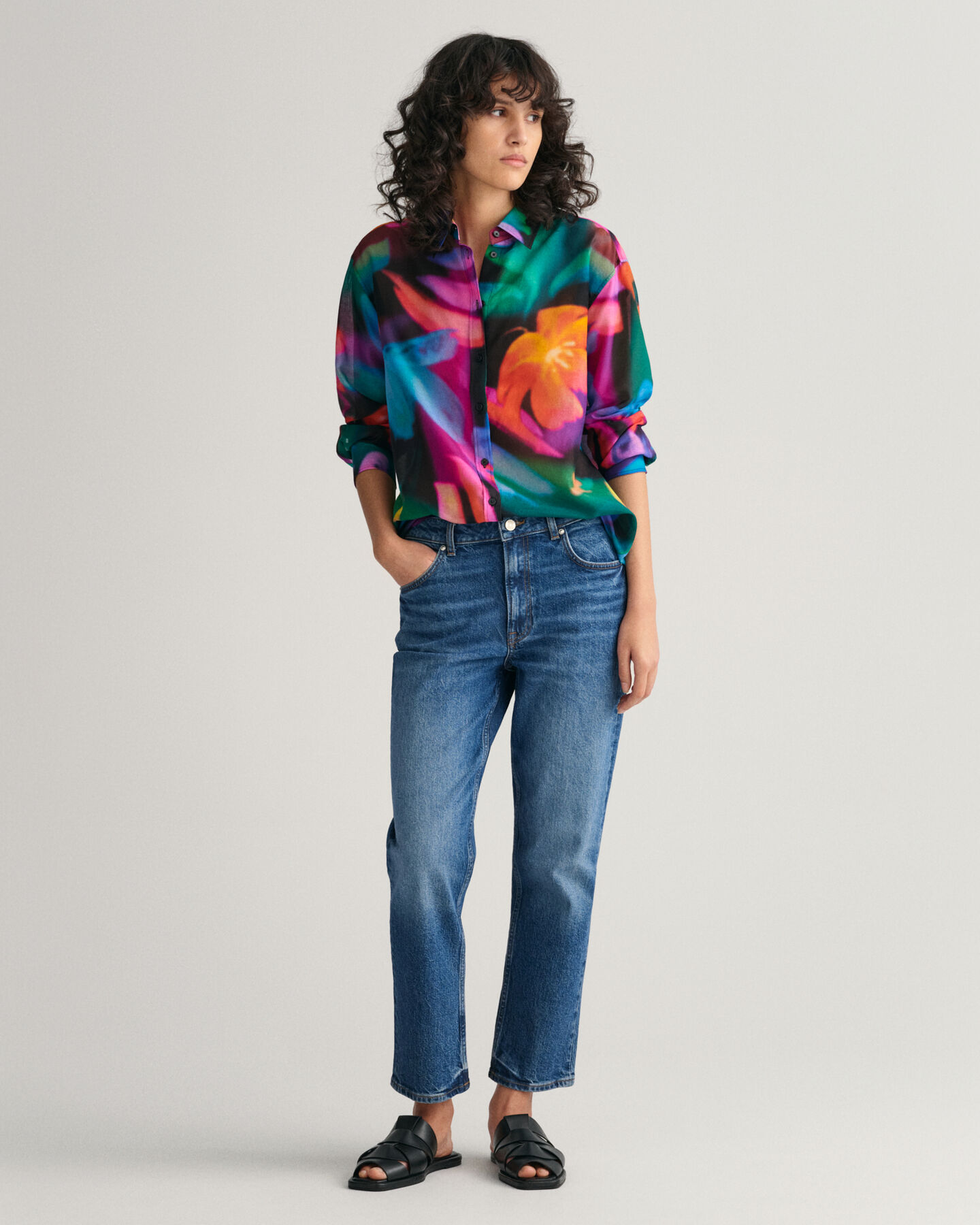 Relaxed fit blommig skjorta i bomull och silke