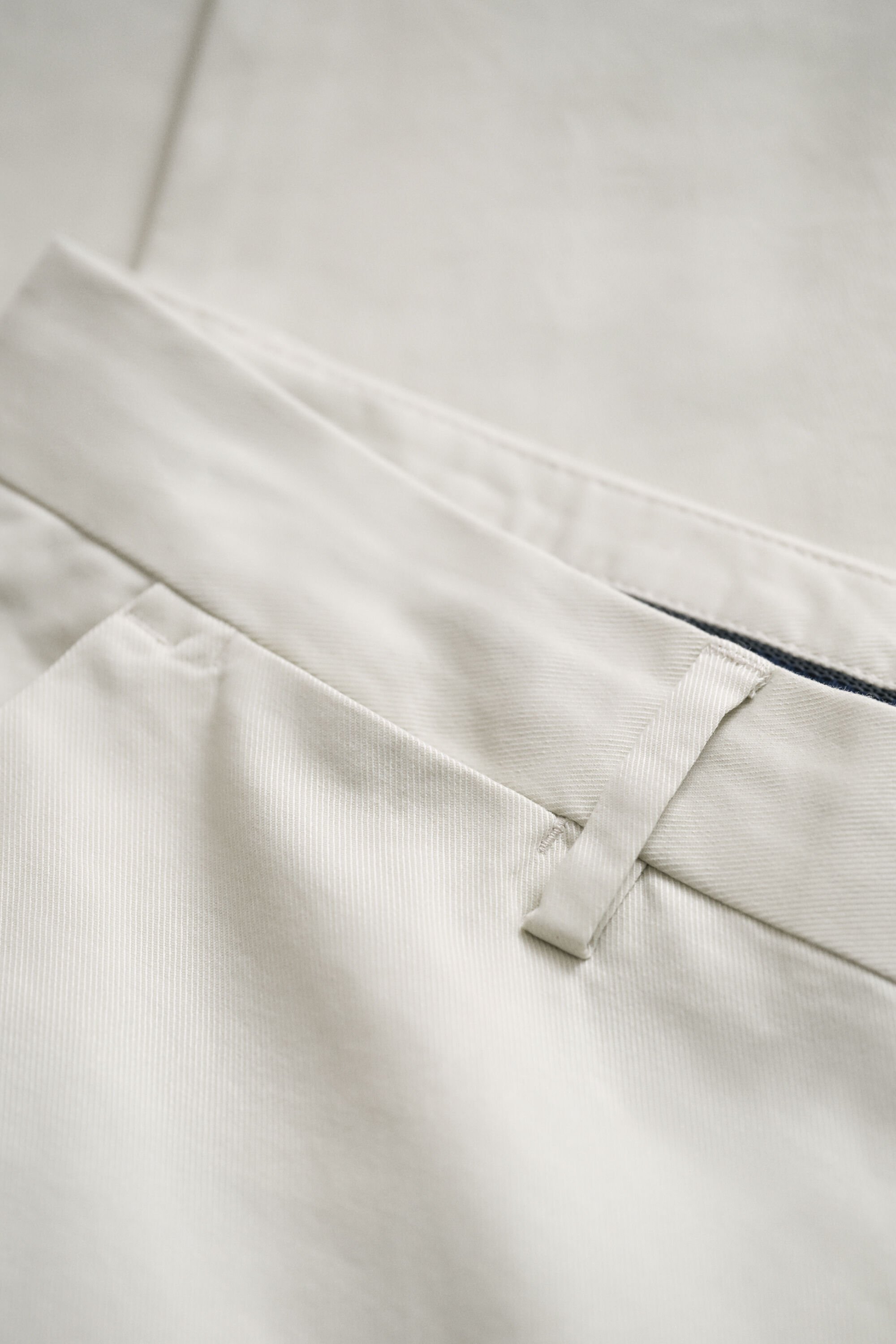 Eleganta chinos med regular fit