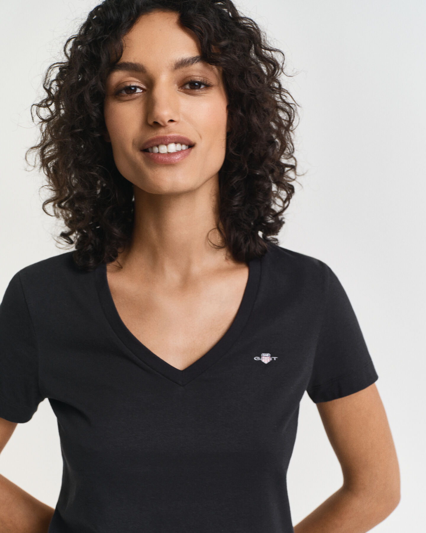 Shield V-ringad T-shirt