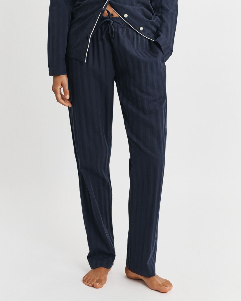 Randig satinpyjamas i presentförpackning