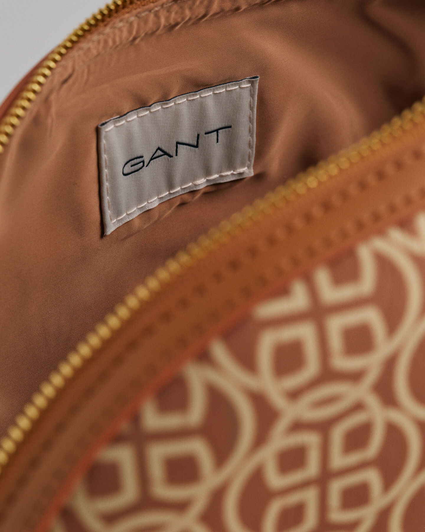 G-m&ouml;nstrad necess&auml;r