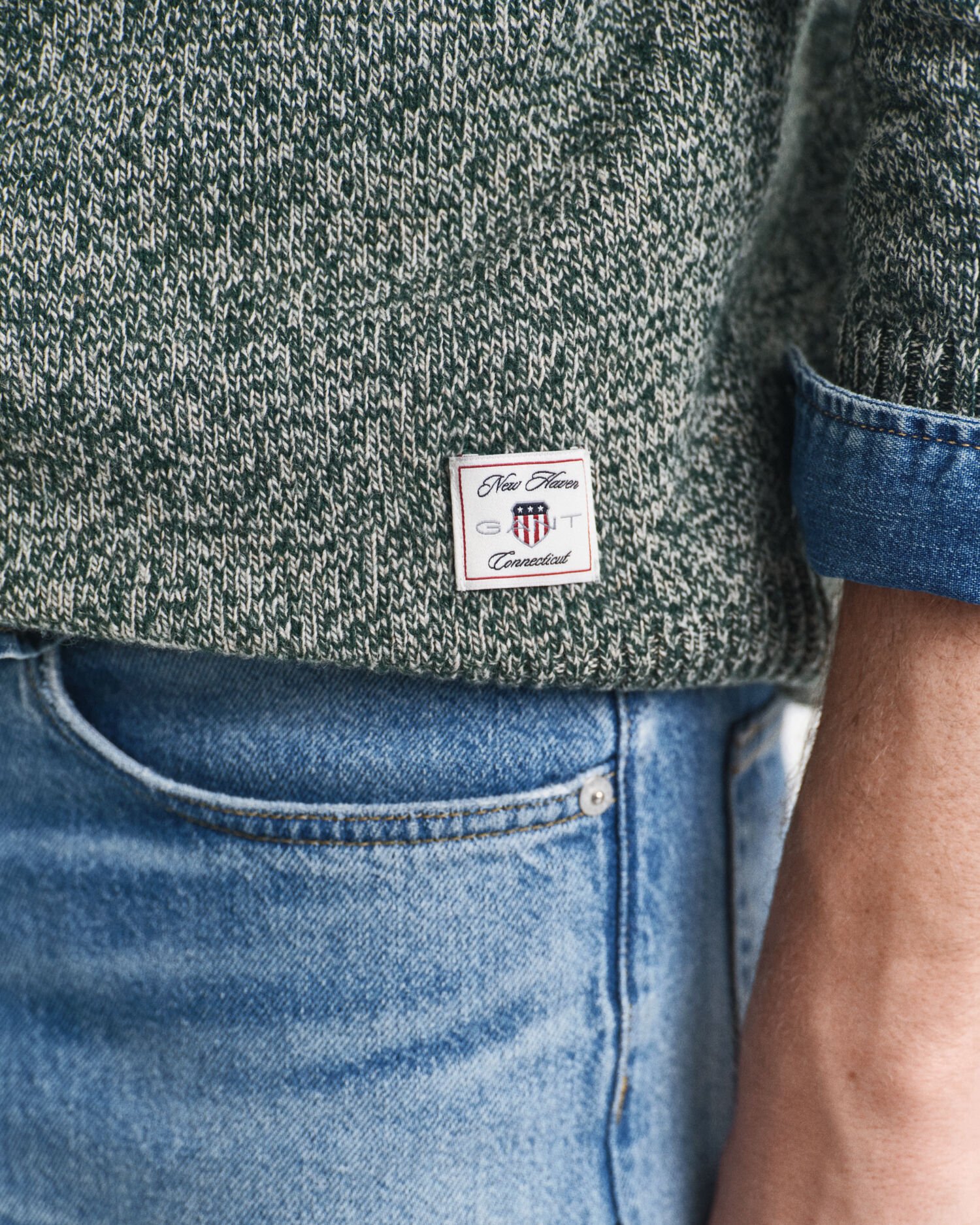 Rundhalsad tröja i ullmouliné