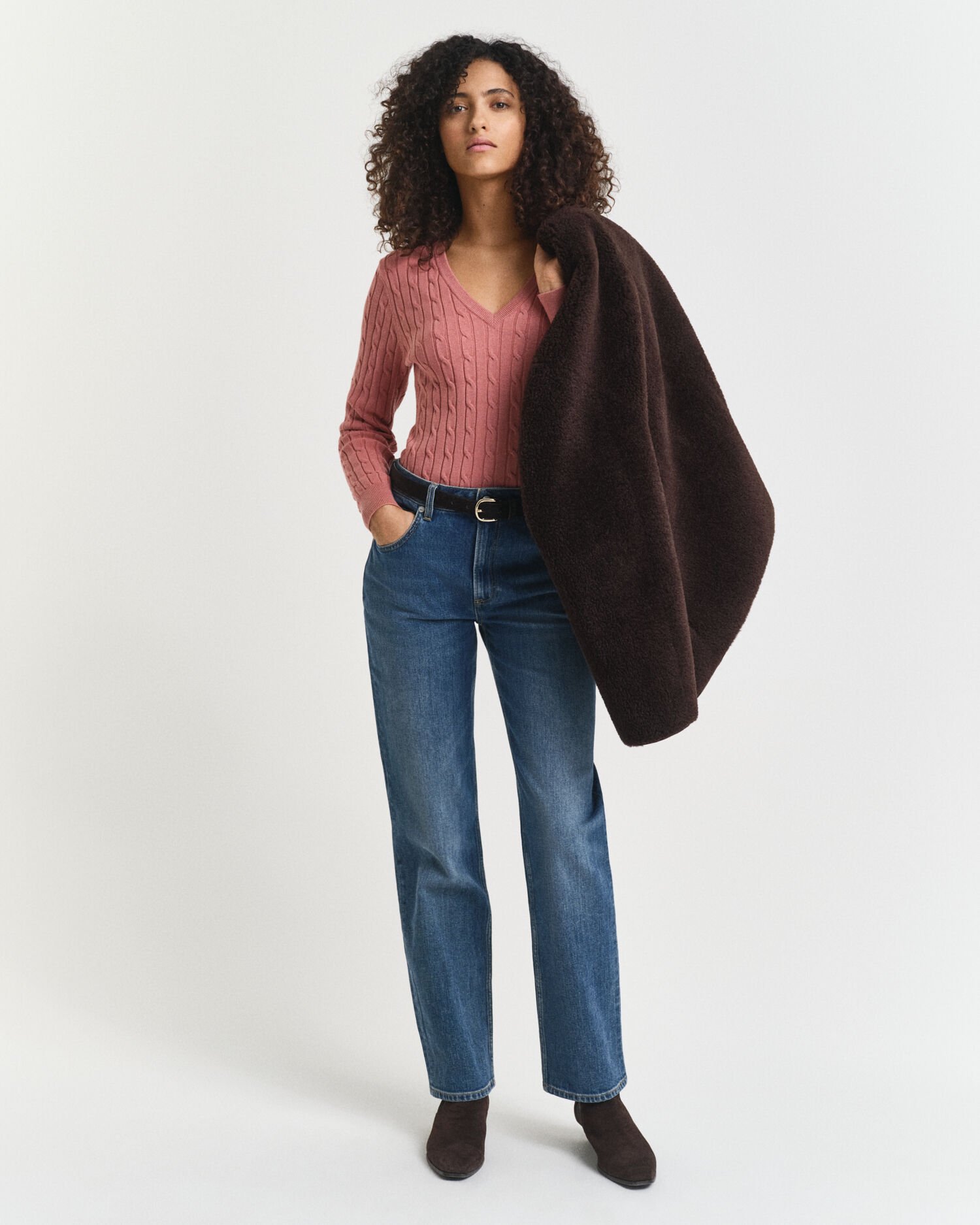 V-ringad kabelstickad tröja