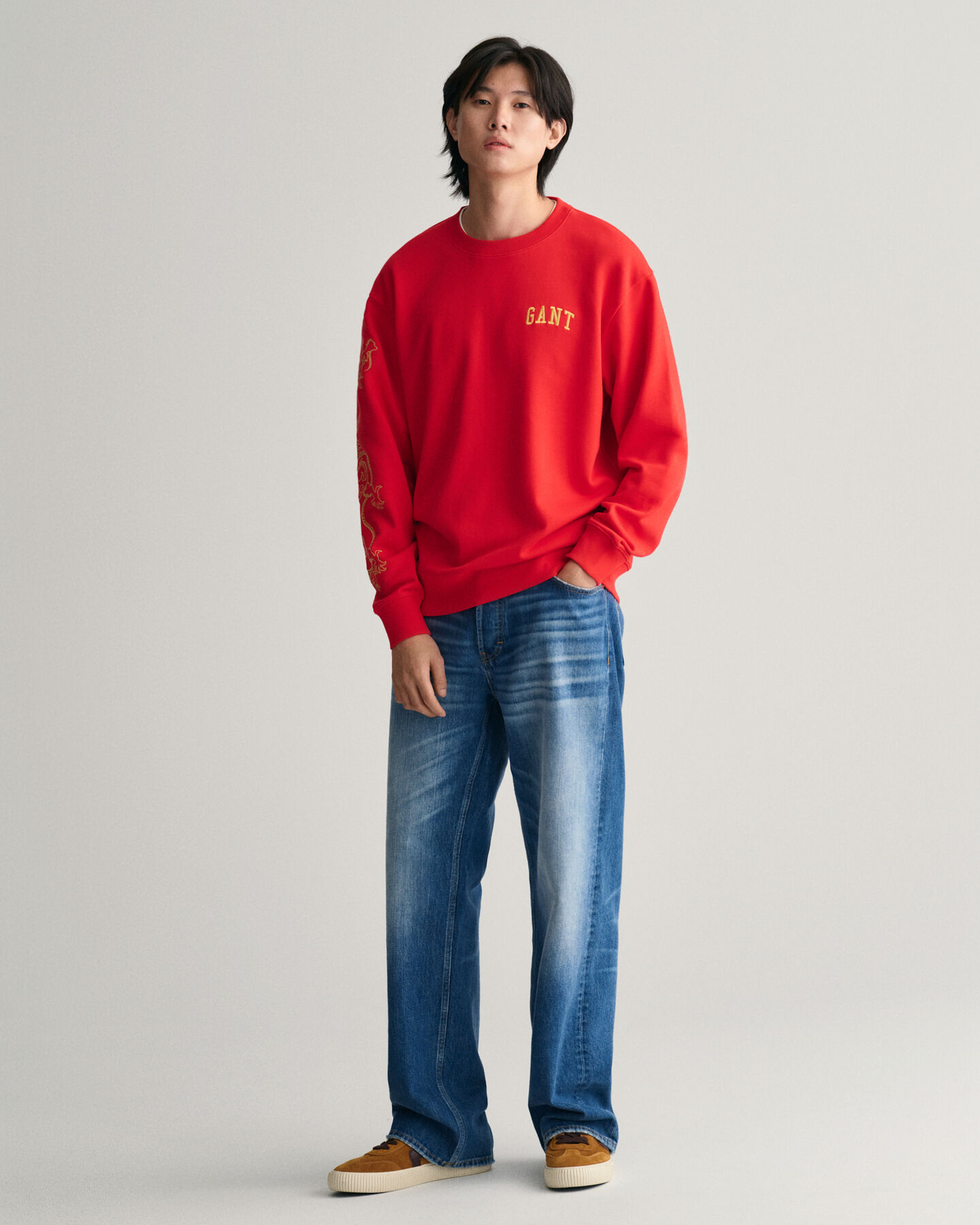 Rundhalsad sweatshirt med drakemblem