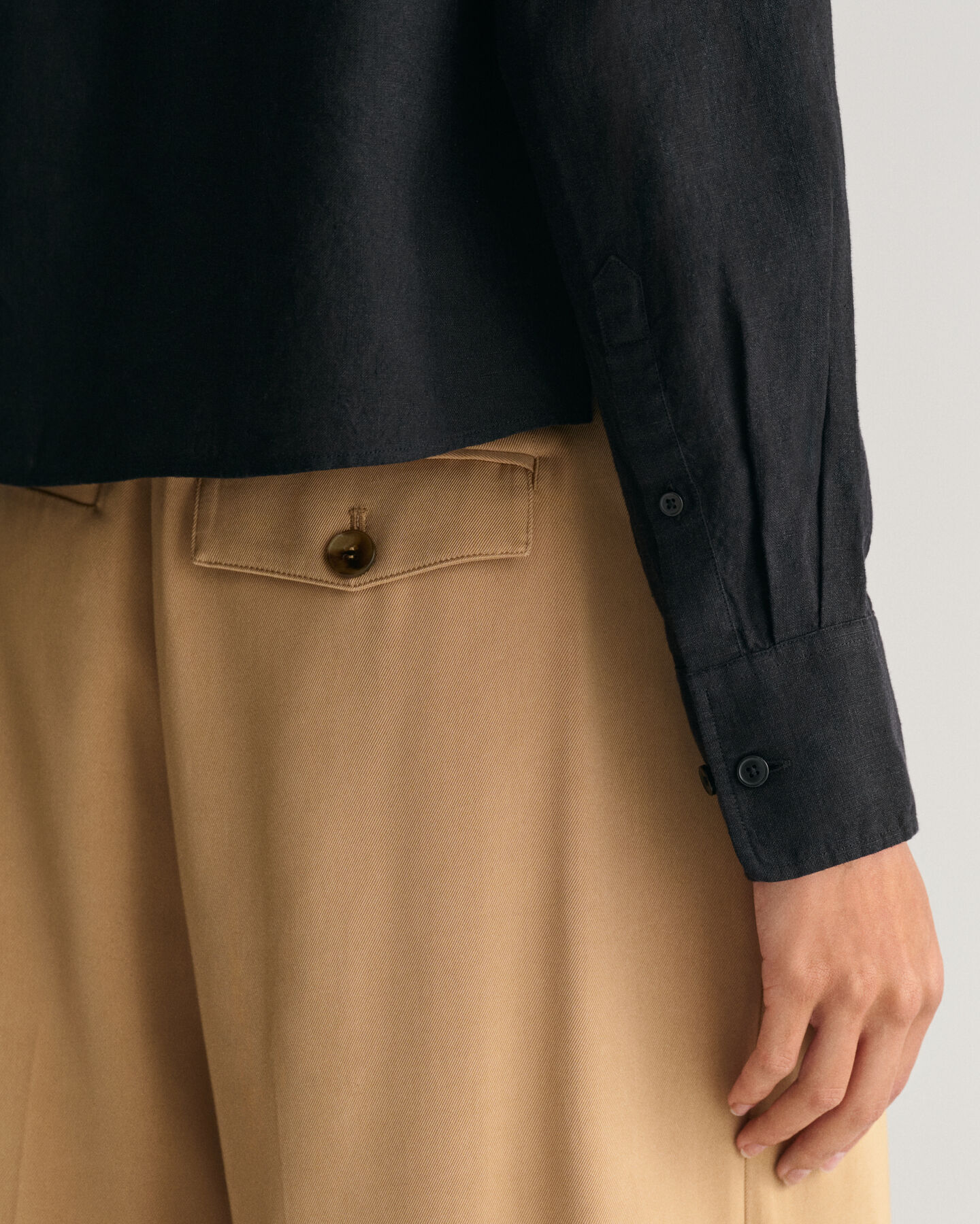 Relaxed fit kort linneskjorta