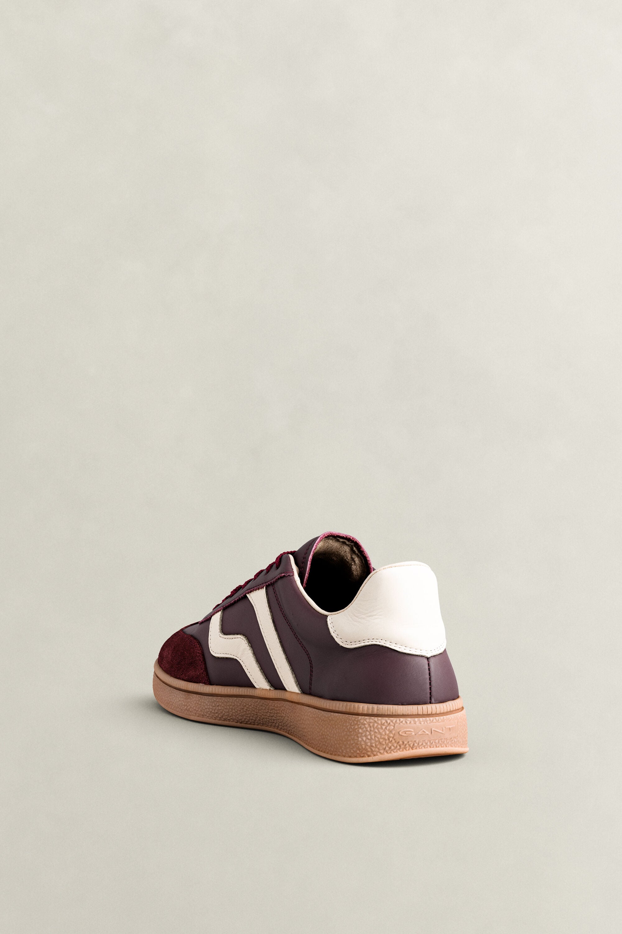 Cuzmo sneakers i läder och mocka