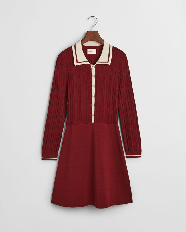 Kontrastf&auml;rgad ribbstickad kl&auml;nning