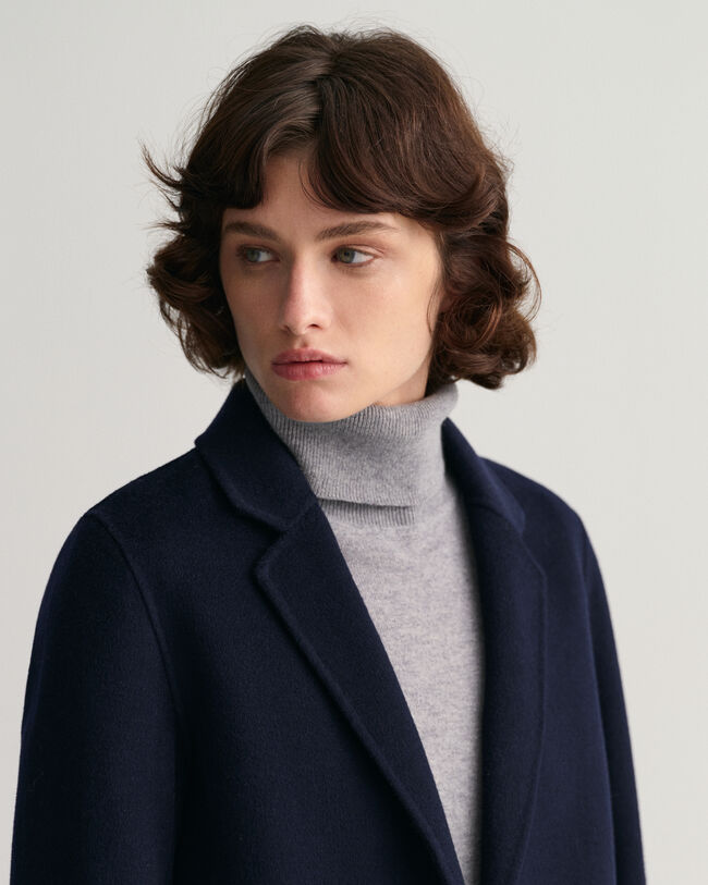 Handsydd kavaj med rak skärning