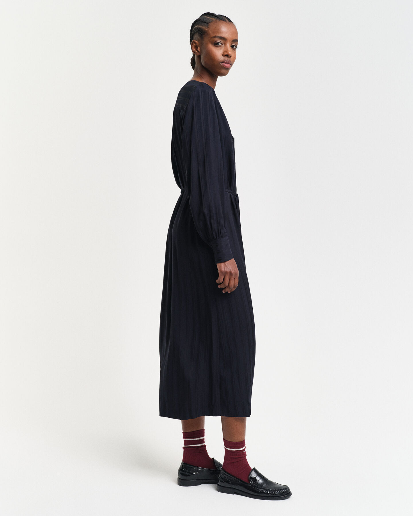 Randig skjortkl&auml;nning i satin