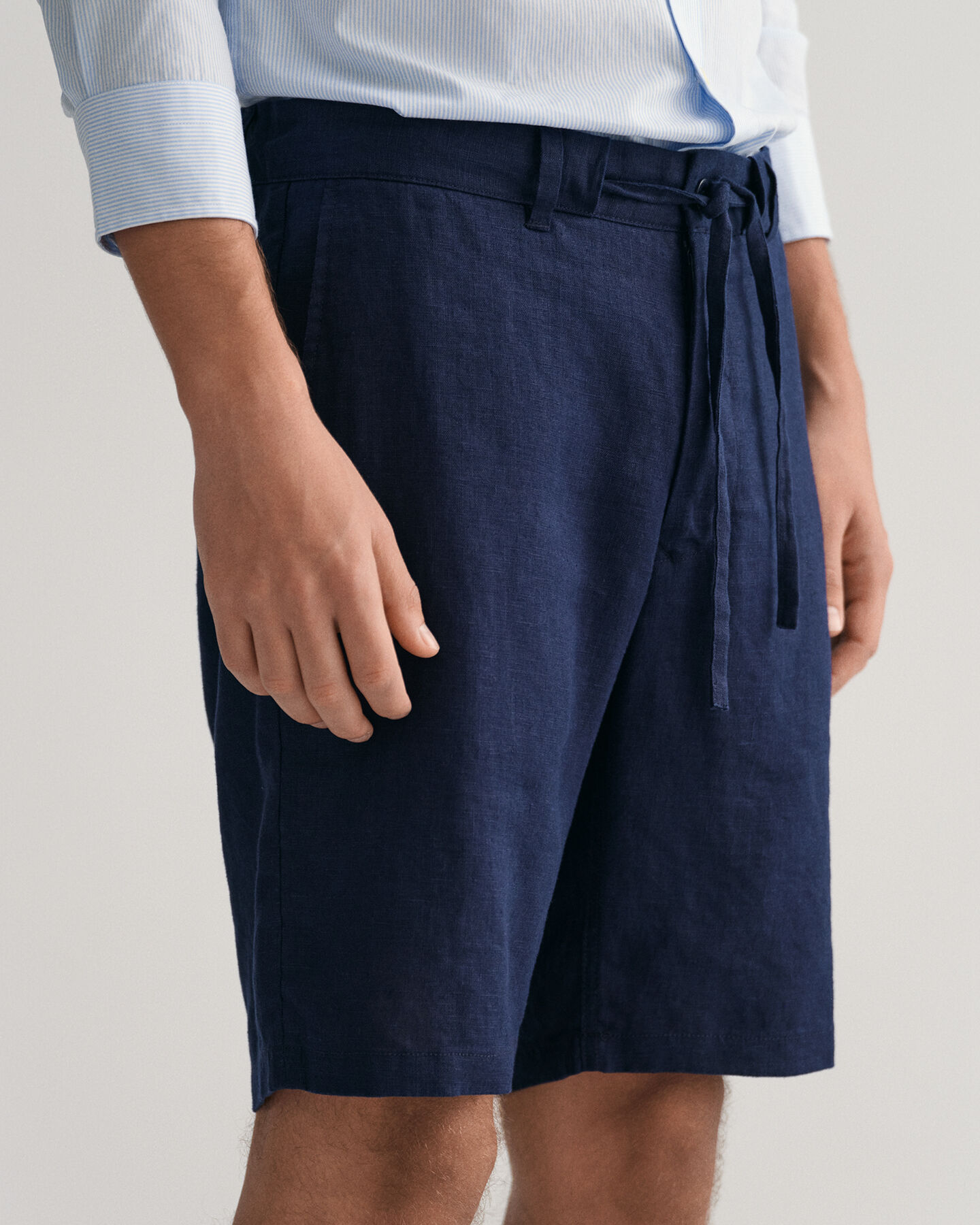 Relaxed fit linneshorts med dragsko