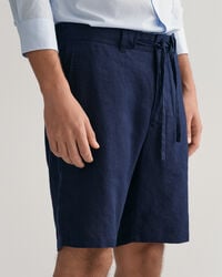 Relaxed fit linneshorts med dragsko