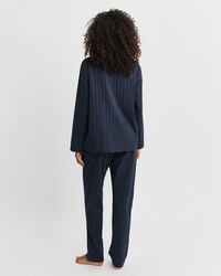 Randig satinpyjamas i presentförpackning