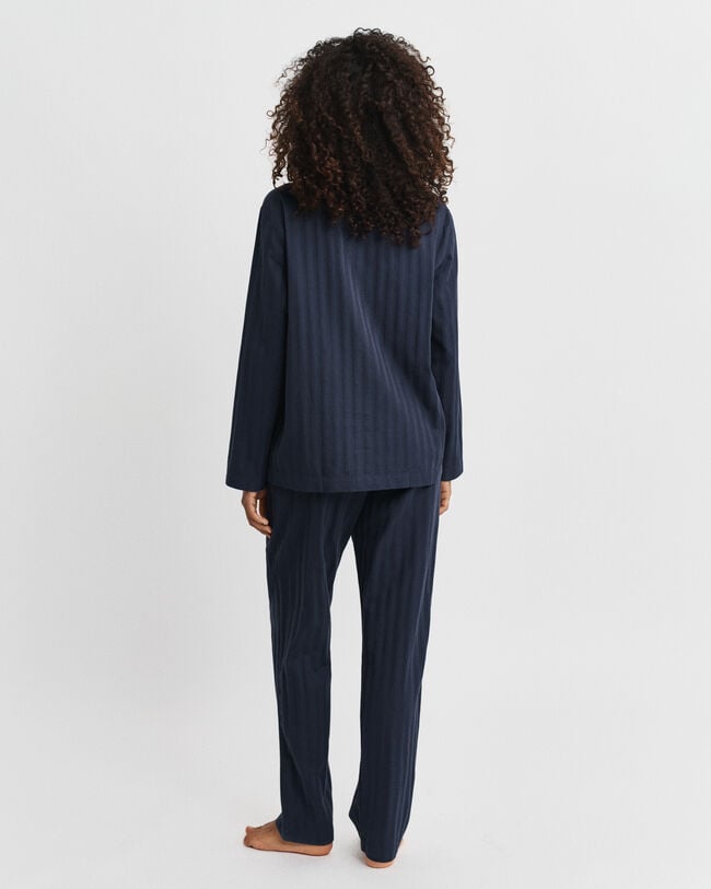 Randig satinpyjamas i presentförpackning