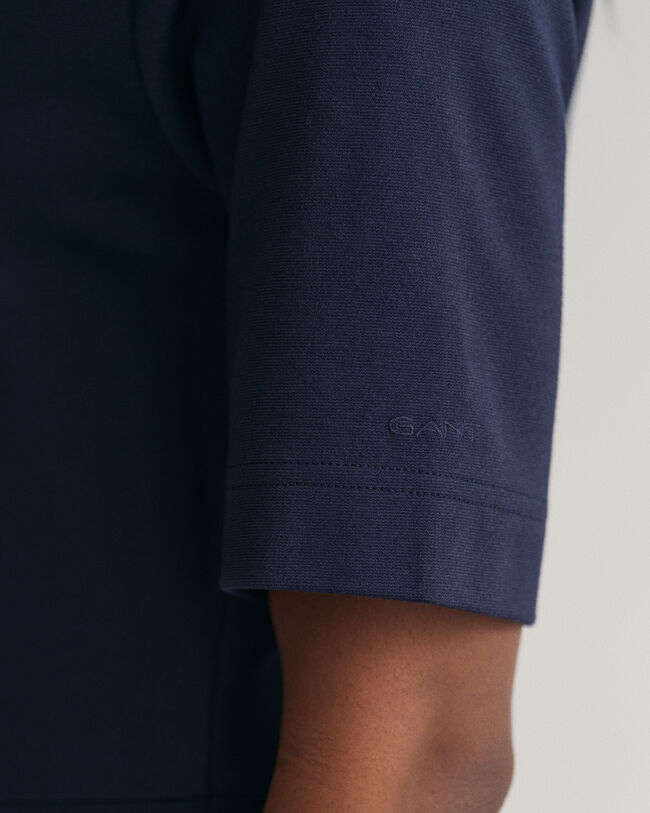 Utst&auml;lld kort&auml;rmad crew neck kl&auml;nning