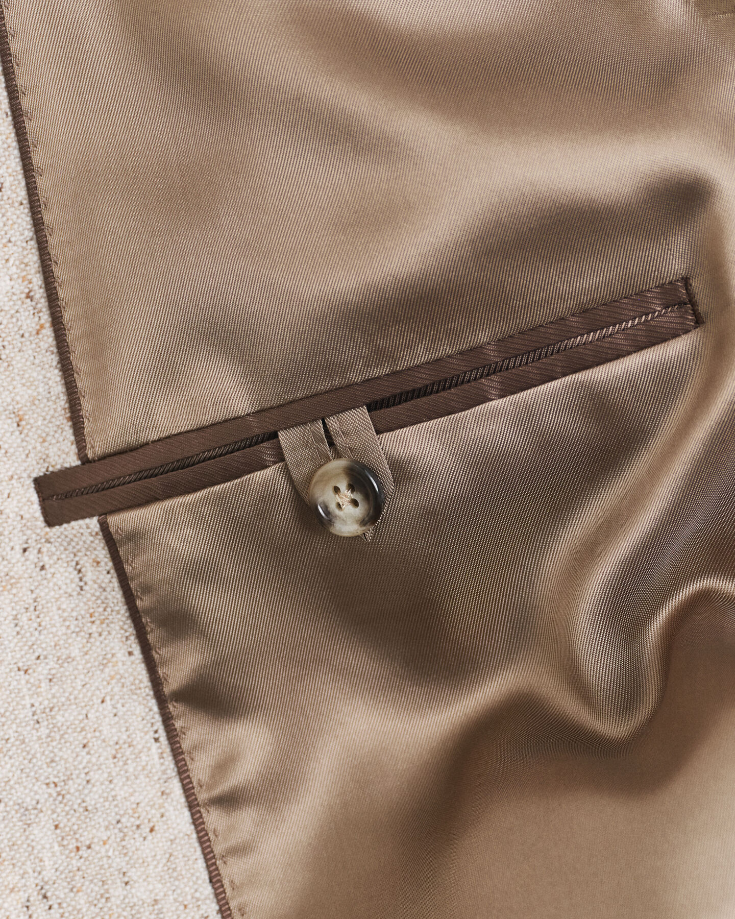 Slim fit kostymkavaj i donegalväv