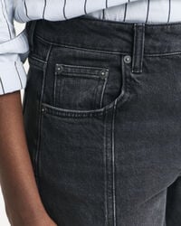 Relaxed fit jeans med raka sömmar