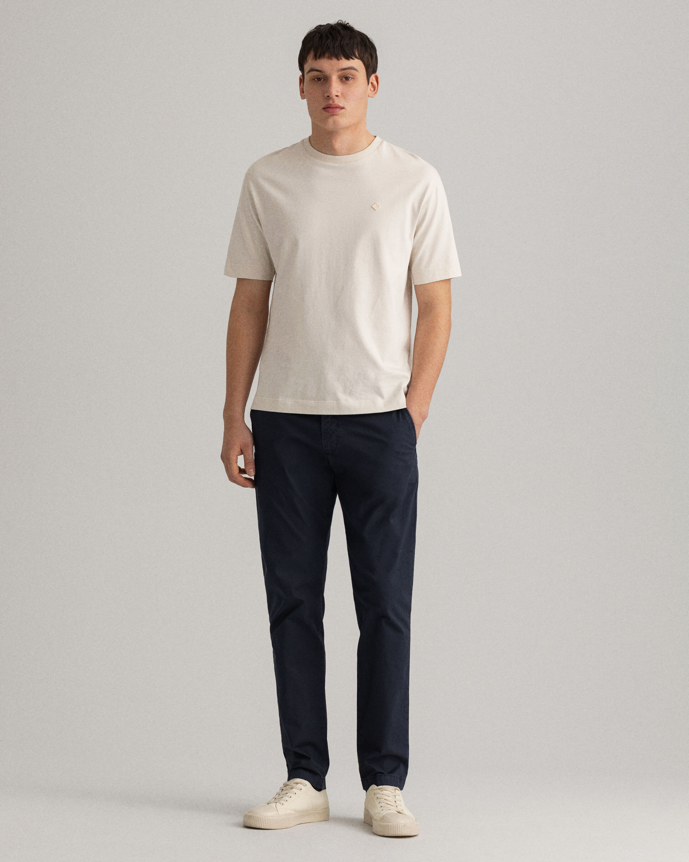  Hallden Slim fit Sunfaded chinos 