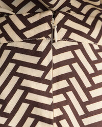 Geometric A-linjeformad kjol