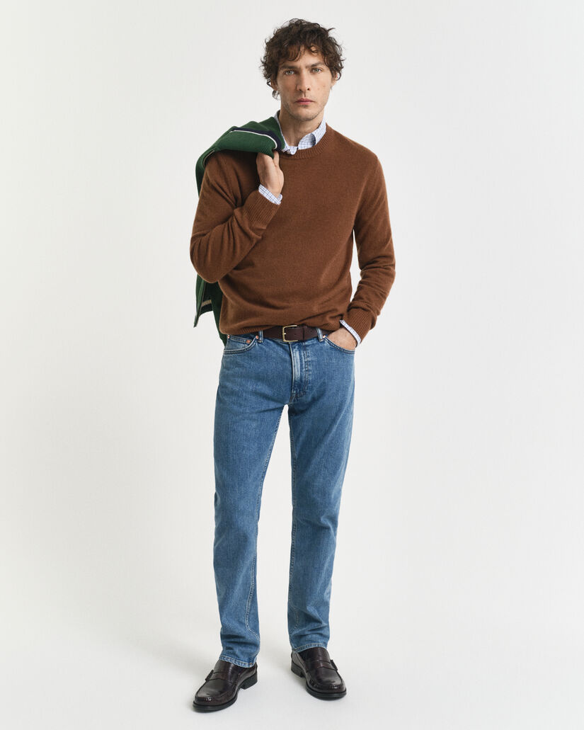 Regular fit jeans i stilren tvätt