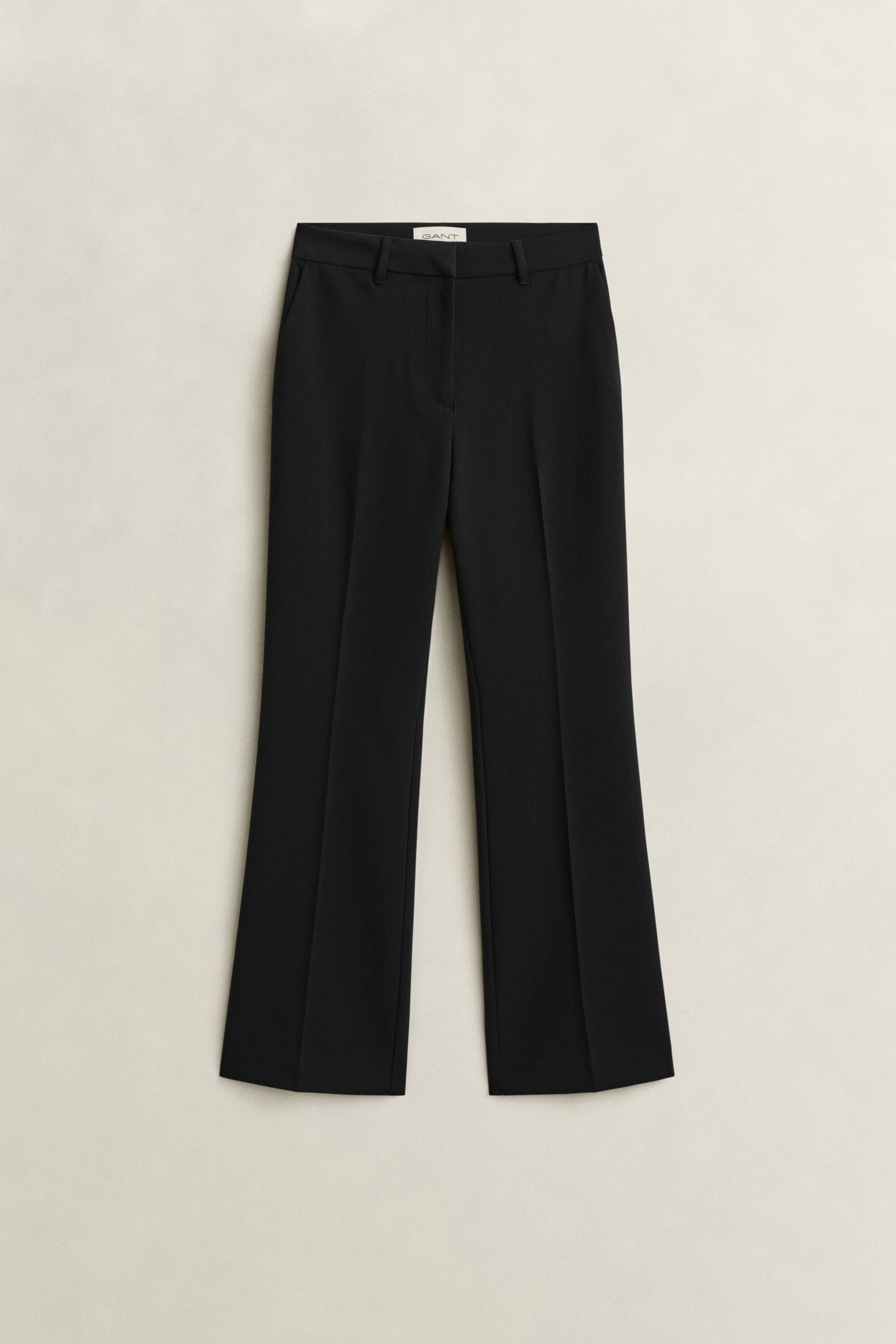 Slim fit slacks med utställda ben