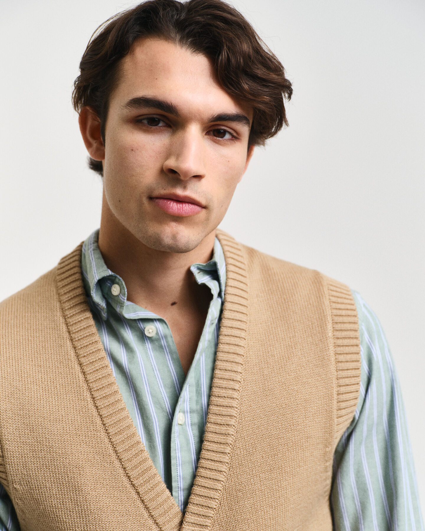 Väst i ull med knappar