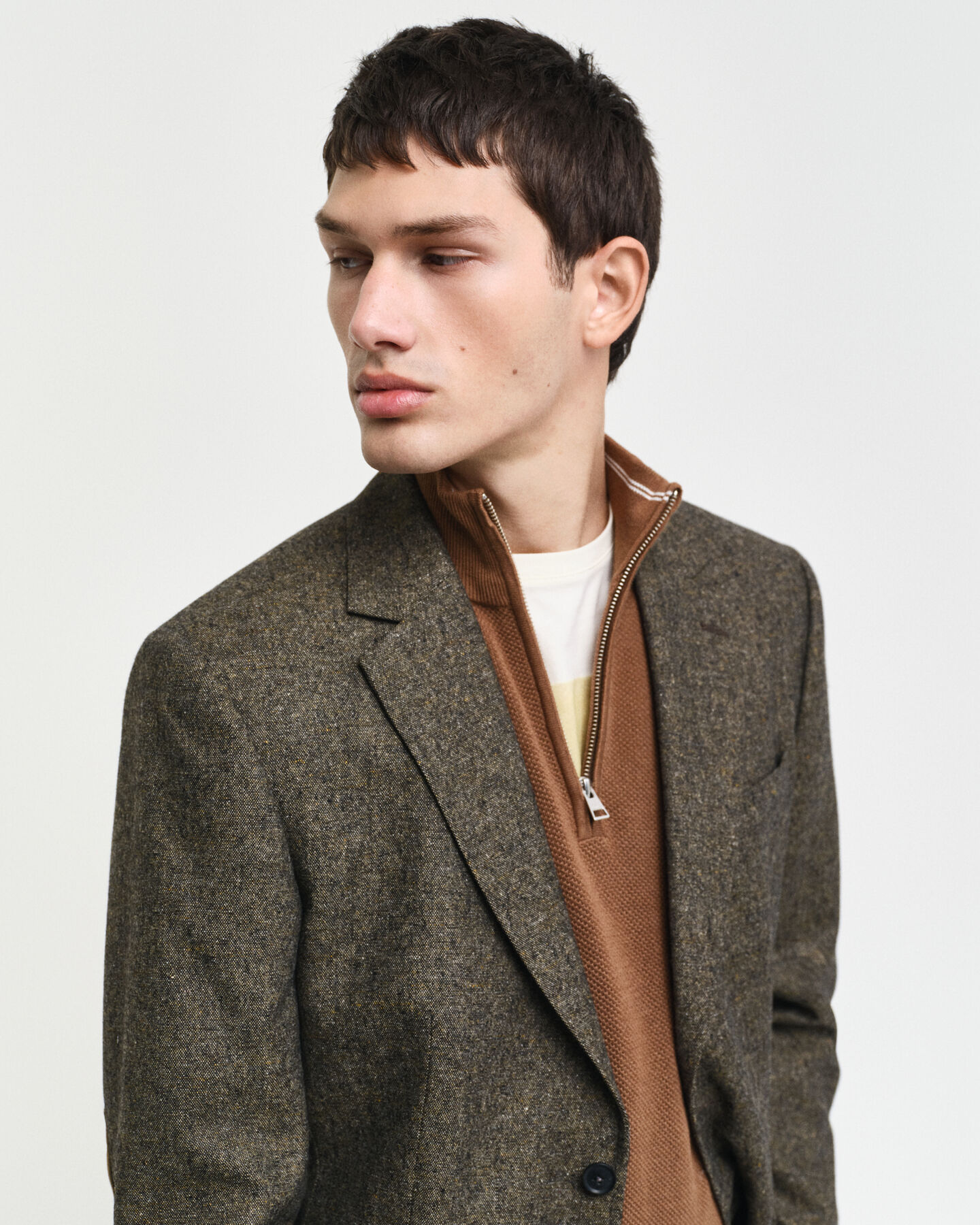 Kostymkavaj i donegalgarn