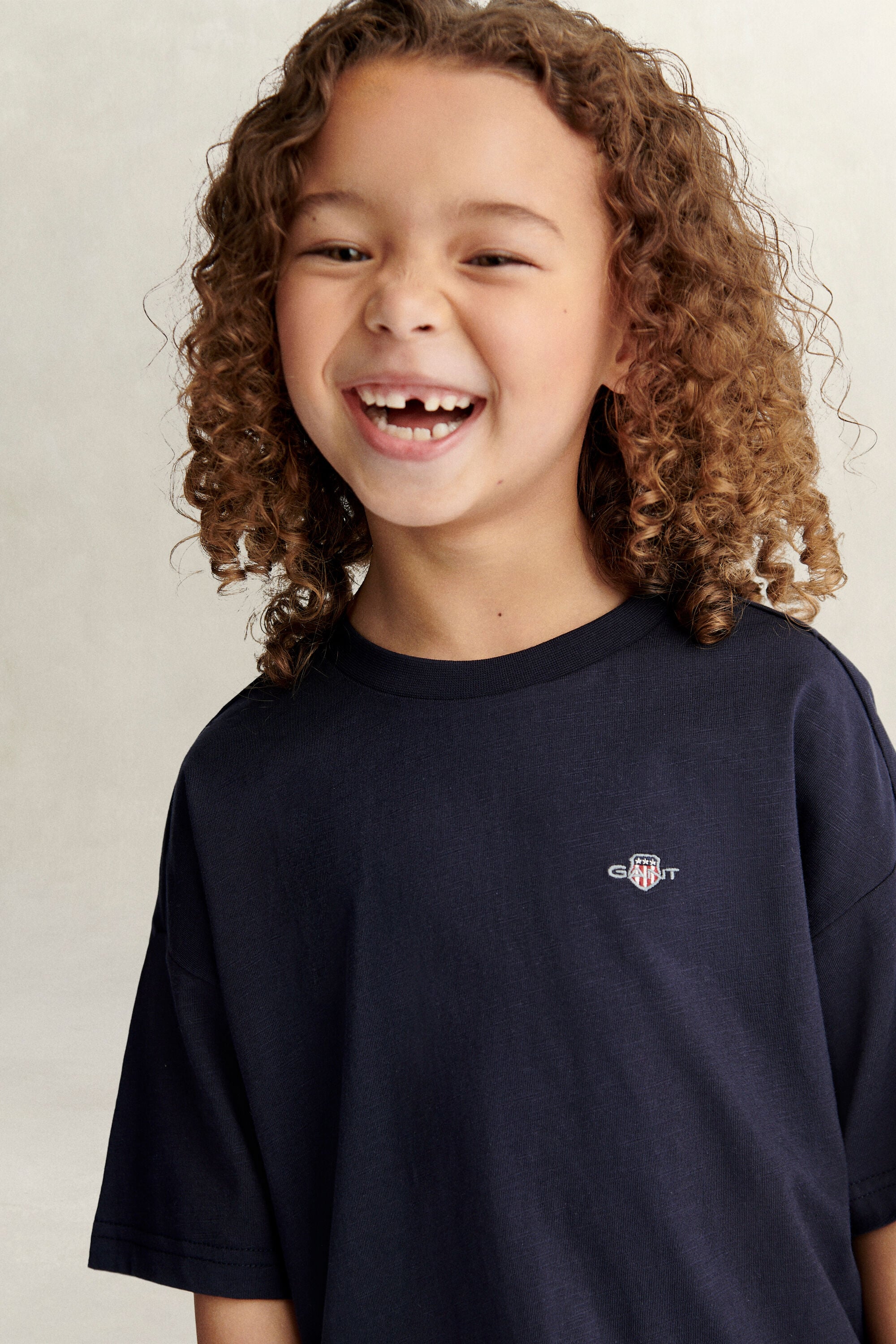 Girls T-shirt med sköldemblem